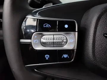 2023 Genesis G90 с пробегом 83 535 км