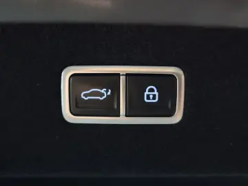 2023 Genesis G90 с пробегом 83 535 км