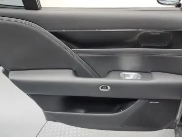 2023 Genesis G90 с пробегом 83 535 км