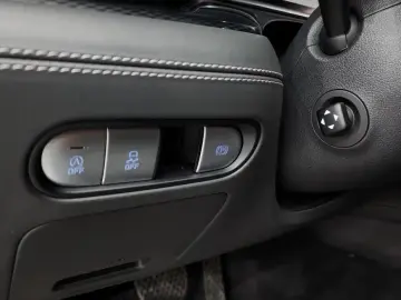 2023 Genesis G90 с пробегом 83 535 км