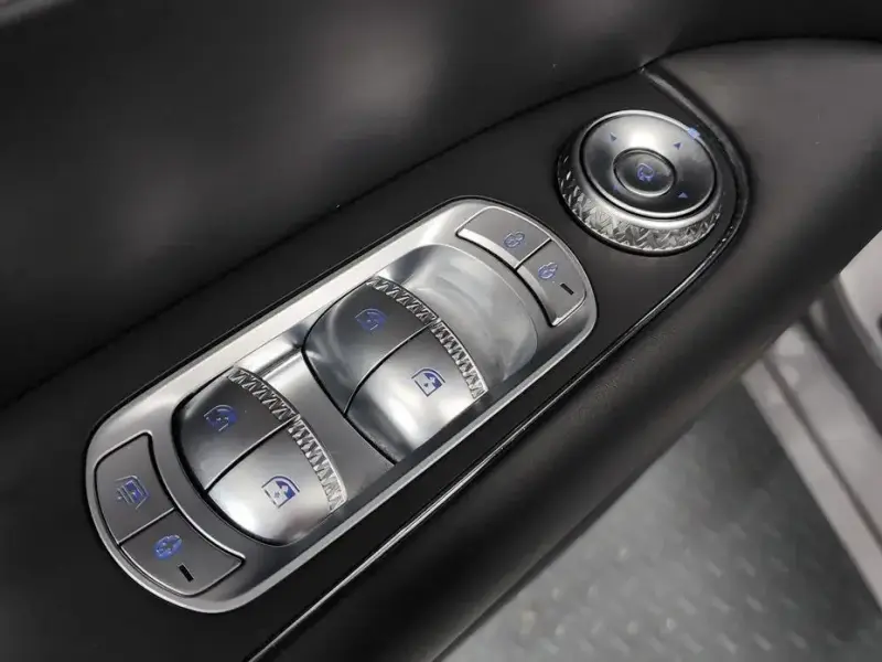 2023 Genesis G90 с пробегом 83 535 км