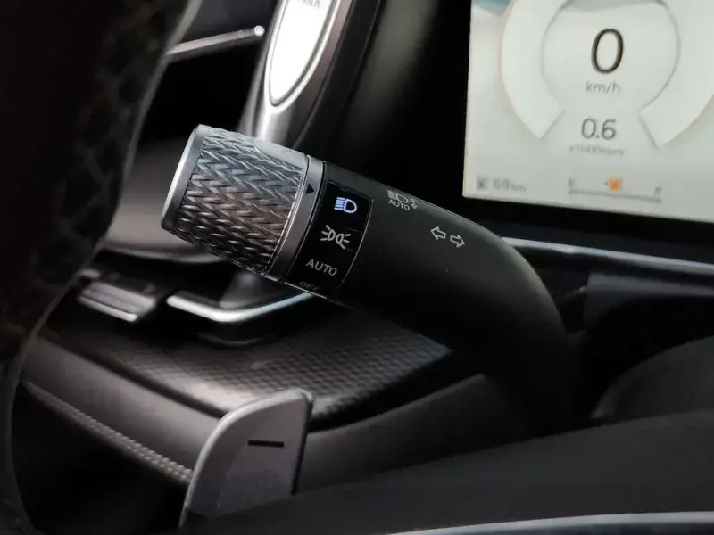 2023 Genesis G90 с пробегом 83 535 км