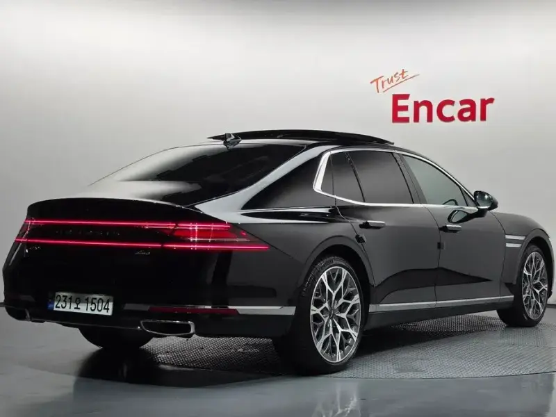 2023 Genesis G90 с пробегом 30 227 км