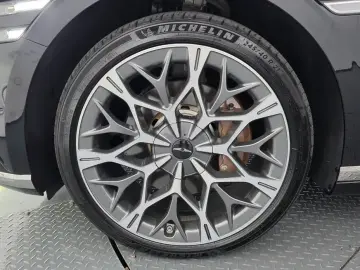 2023 Genesis G90 с пробегом 30 227 км