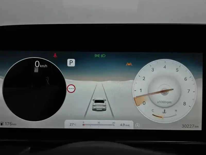 2023 Genesis G90 с пробегом 30 227 км