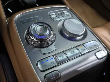 2023 Genesis G90 с пробегом 30 227 км