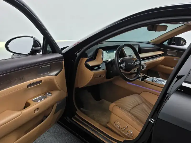 2023 Genesis G90 с пробегом 30 227 км