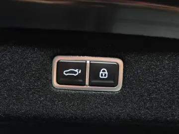 2023 Genesis G90 с пробегом 30 227 км