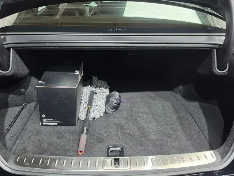 2023 Genesis G90 с пробегом 30 227 км