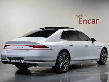 2023 Genesis G90 с пробегом 28 268 км