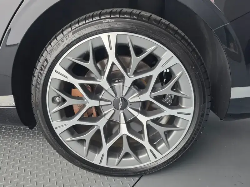 2023 Genesis G90 с пробегом 30 227 км