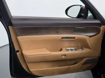 2023 Genesis G90 с пробегом 30 227 км