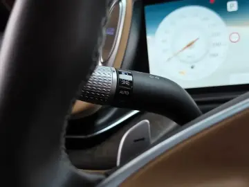 2023 Genesis G90 с пробегом 30 227 км