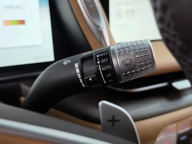 2023 Genesis G90 с пробегом 30 227 км