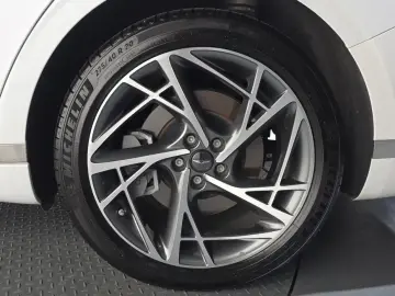 2023 Genesis G90 с пробегом 28 268 км
