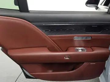 2023 Genesis G90 с пробегом 28 268 км