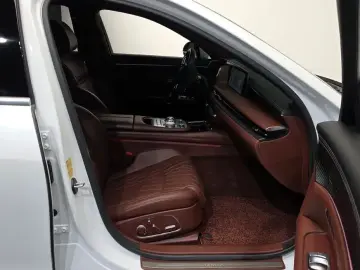 2023 Genesis G90 с пробегом 28 268 км