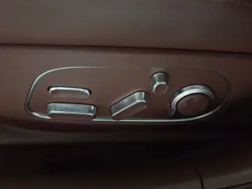 2023 Genesis G90 с пробегом 28 268 км