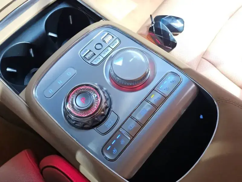 2023 Genesis G90 с пробегом 38 853 км