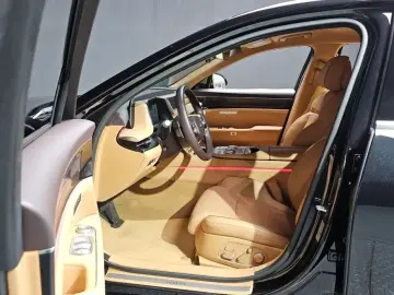 2023 Genesis G90 с пробегом 38 853 км