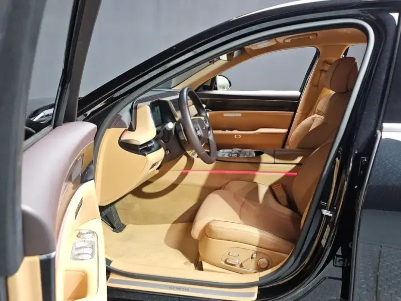 2023 Genesis G90 с пробегом 38 853 км