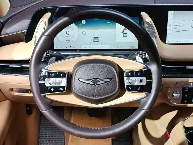 2023 Genesis G90 с пробегом 38 853 км
