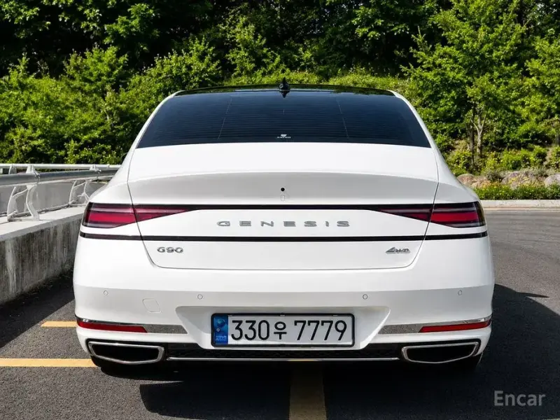 2023 Genesis G90 с пробегом 47 000 км