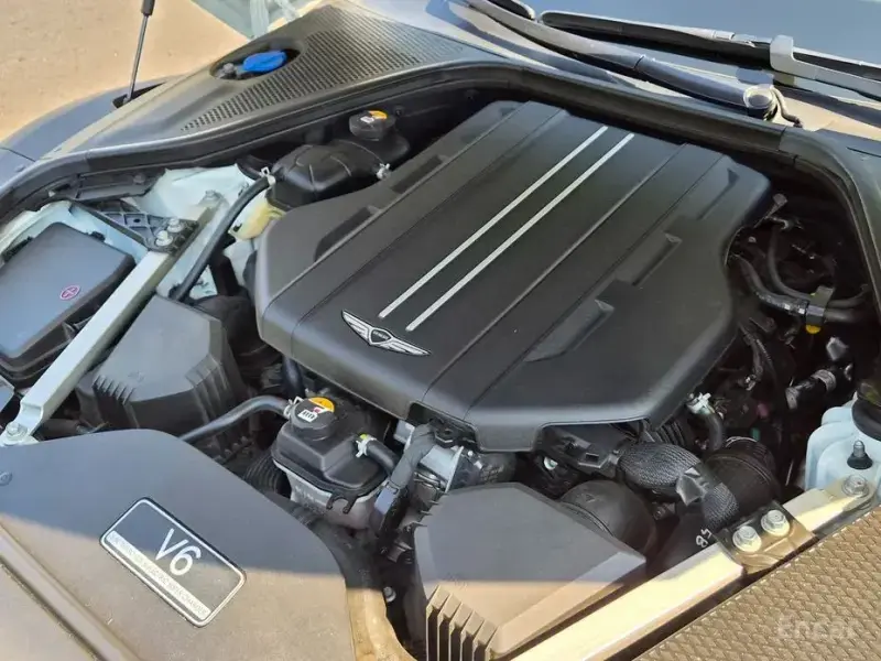 2023 Genesis G90 с пробегом 47 000 км
