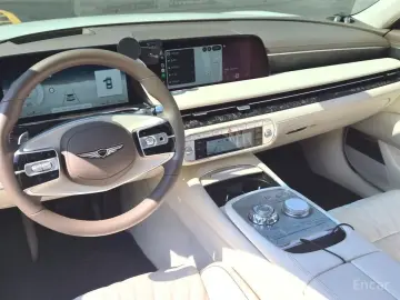 2023 Genesis G90 с пробегом 47 000 км