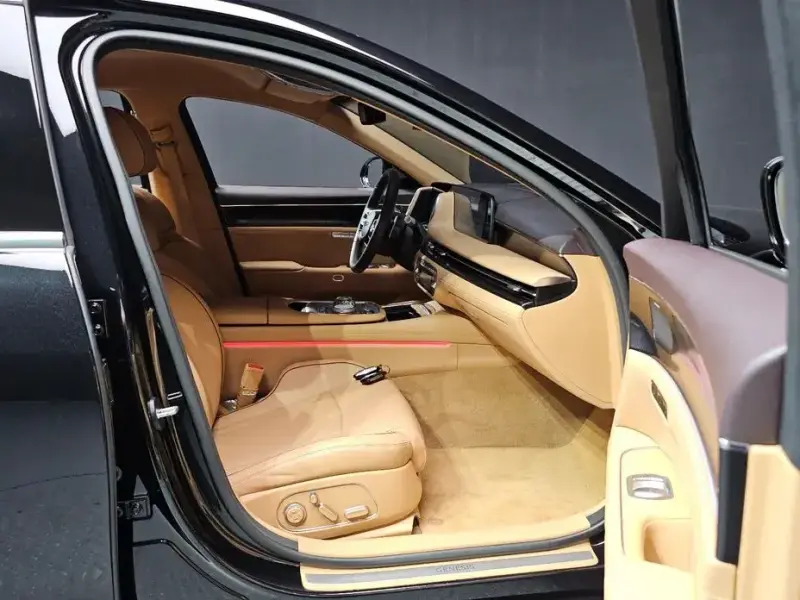 2023 Genesis G90 с пробегом 38 853 км