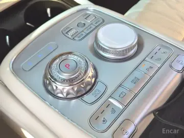 2023 Genesis G90 с пробегом 47 000 км