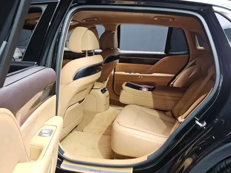 2023 Genesis G90 с пробегом 38 853 км