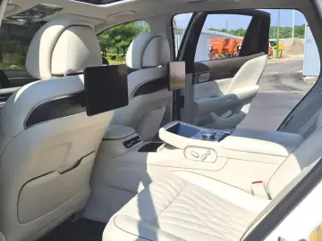 2023 Genesis G90 с пробегом 47 000 км