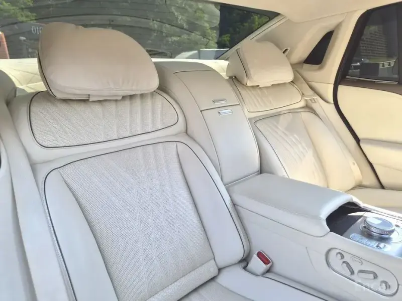 2023 Genesis G90 с пробегом 47 000 км