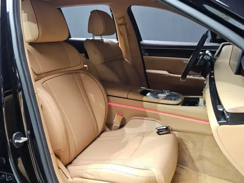 2023 Genesis G90 с пробегом 38 853 км