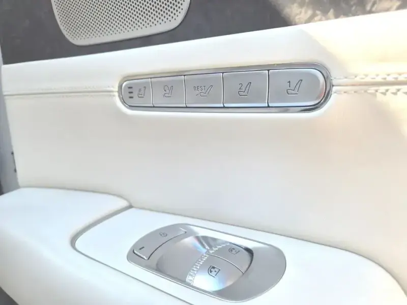 2023 Genesis G90 с пробегом 47 000 км