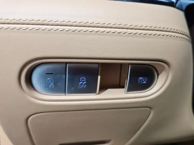 2023 Genesis G90 с пробегом 38 853 км