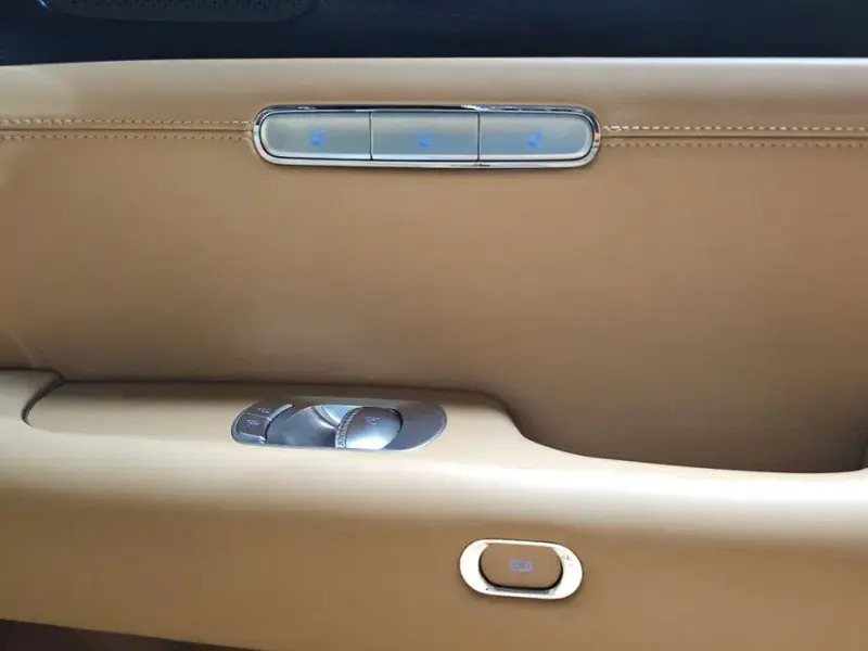 2023 Genesis G90 с пробегом 38 853 км