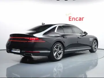 2023 Genesis G90 с пробегом 81 035 км