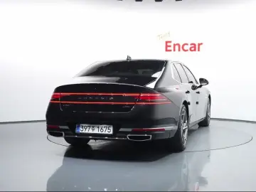 2023 Genesis G90 с пробегом 81 035 км