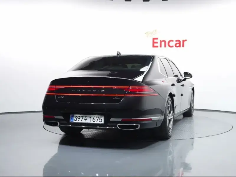 2023 Genesis G90 с пробегом 81 035 км