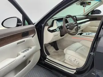2023 Genesis G90 с пробегом 81 035 км