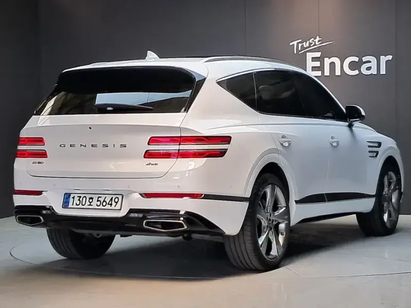2023 Genesis GV80 с пробегом 28 792 км