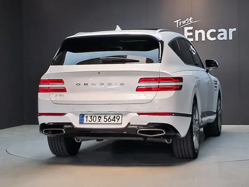 2023 Genesis GV80 с пробегом 28 792 км