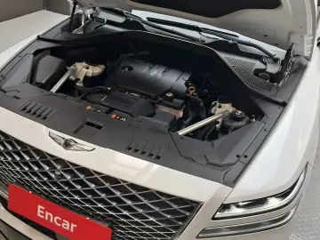 2023 Genesis GV80 с пробегом 28 792 км