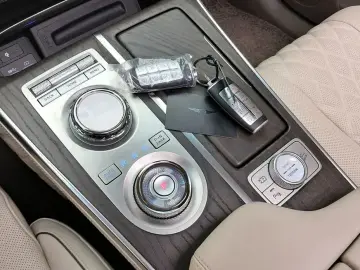 2023 Genesis GV80 с пробегом 28 792 км