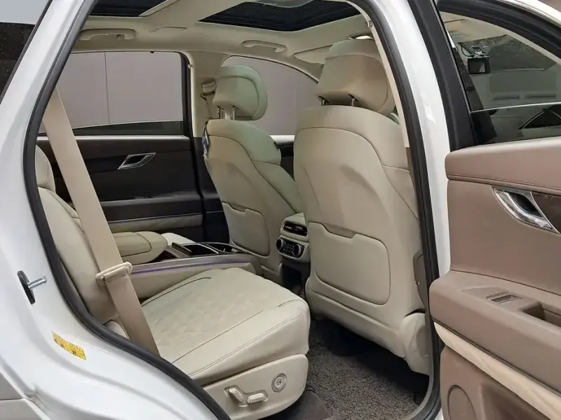 2023 Genesis GV80 с пробегом 28 792 км