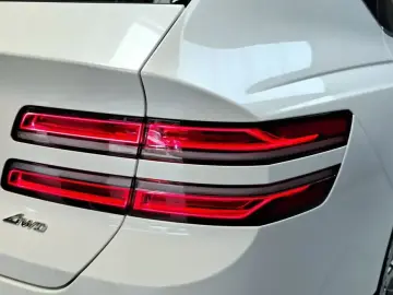 2023 Genesis GV80 с пробегом 28 792 км