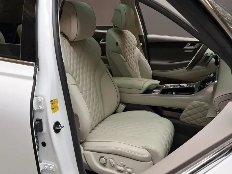 2023 Genesis GV80 с пробегом 28 792 км