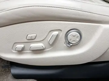 2023 Genesis GV80 с пробегом 28 792 км